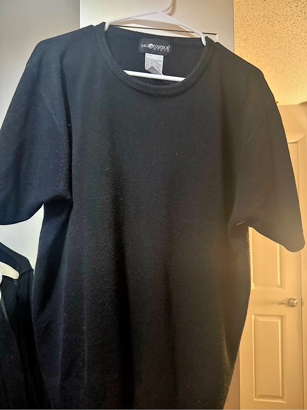 SAG HARBOR Women's Black Short Sleeve Top Like New